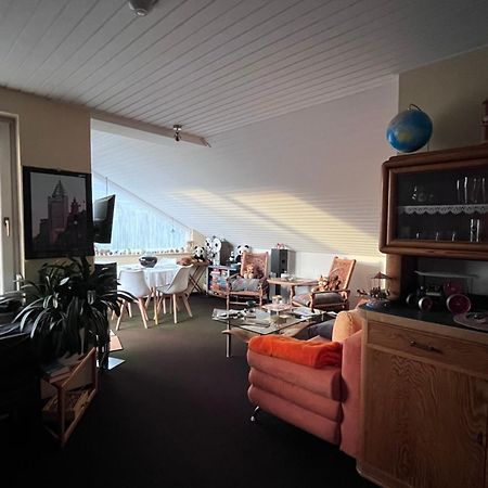 Helles Apartment Mit Balkon In Ruhiger Lage ฮาเมลน์ ภายนอก รูปภาพ